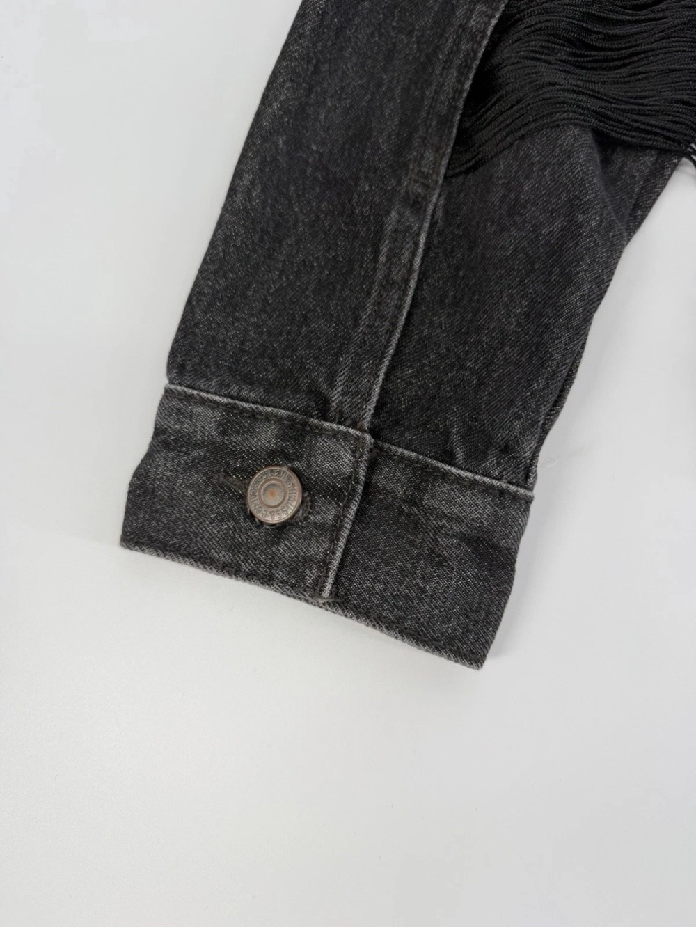 Levi's Ex-Boyfriend Fringe Trucker Denim Jacket Women’s Size M NWT - Picture 10 of 16